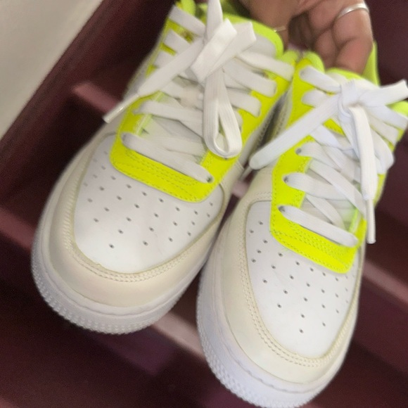 Nike Kids Sneakers in White and Neon Yellow - Picture 6 of 8